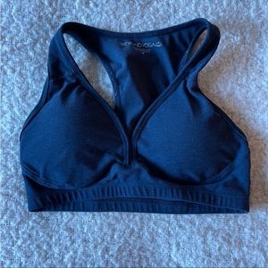 Beyond yoga medium sports bra